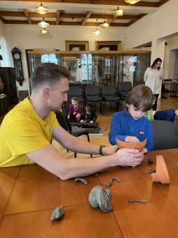 b2718184-259f-48af-a6ee-d483e8b74912