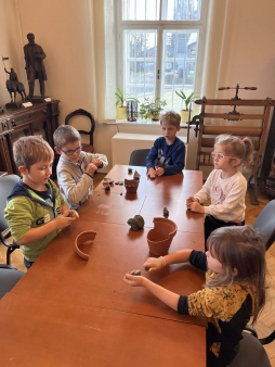 1f5eafc8-020f-42ba-bf3a-6a1311413946